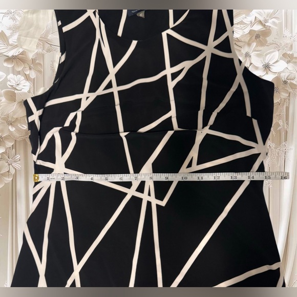 NWT Tommy Hilfiger black & white patterned sleeveless sheath, tunic style dress - Picture 5 of 11